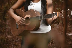 5 Top Acoustic Guitars for Beginners